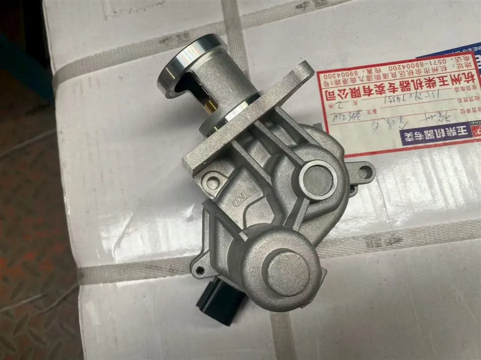 Original Yuchai YC4F Engine EGR Valve Motor Module FG1FC-1207242SF2 suitable for yuchai YC4FA115 YC4FA130 engine DONGFENG TRUCK suppliers